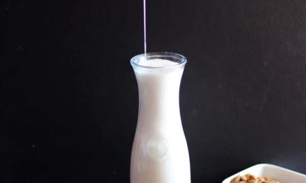 How to prepare almond milk? Easy recipe!