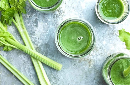What are the benefits and damages of celery stalk juice?