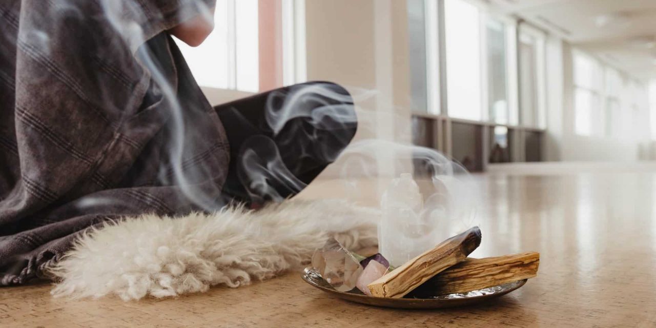 How to Burn Palo Santo? What is Palo Santo incense?