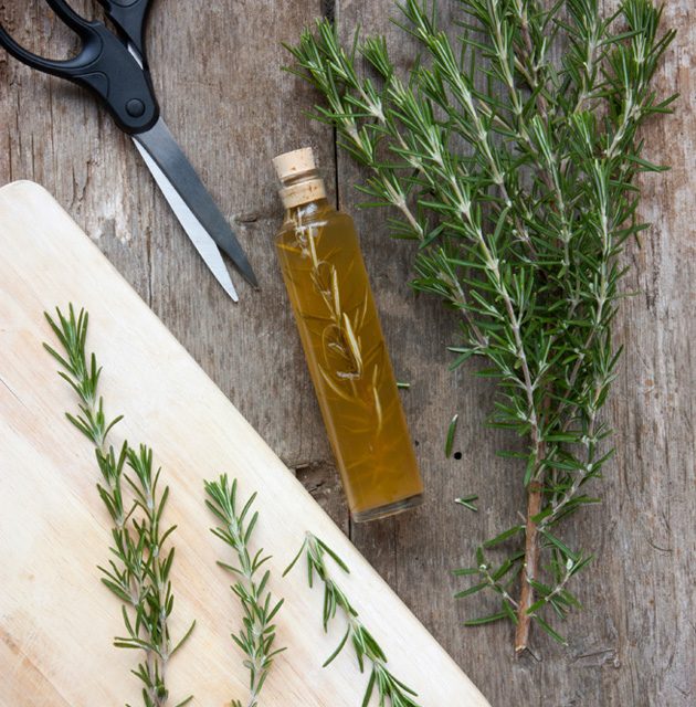 How to make rosemary vinegar? How to use?