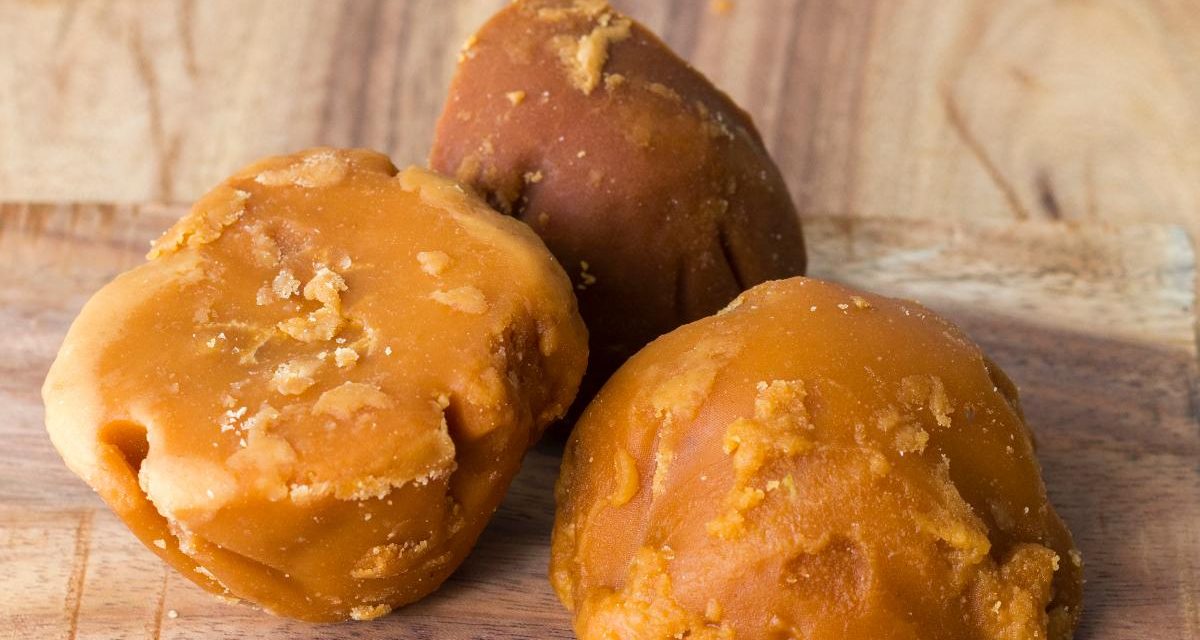 WHAT IS JAGGERY? Is it alternative to white sugar?