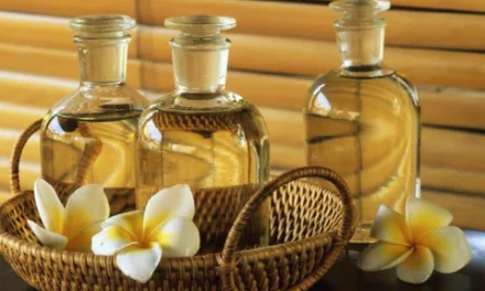 What is Monoi Oil? What are the benefits of hair?
