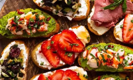 What is the difference between Bruschetta and Crostini?
