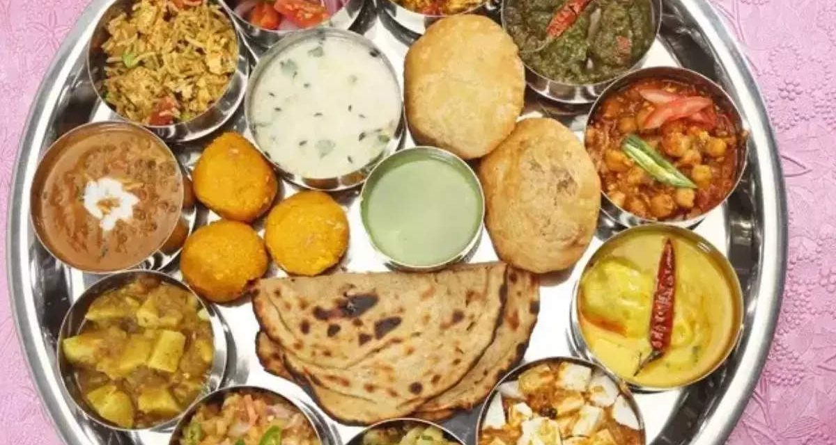 Thali Indian Dinner: Indian cuisine flavors